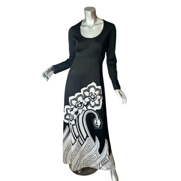 Vintage Small Medium Maxi Dress Scoop Neck Long Sleeve Black White Floral Dress